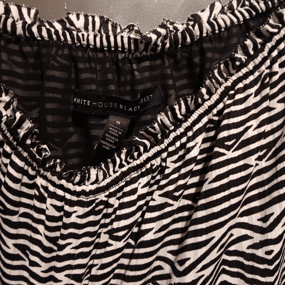 White House Black Market Off the shoulder Top Size Small - Picture 3 of 4